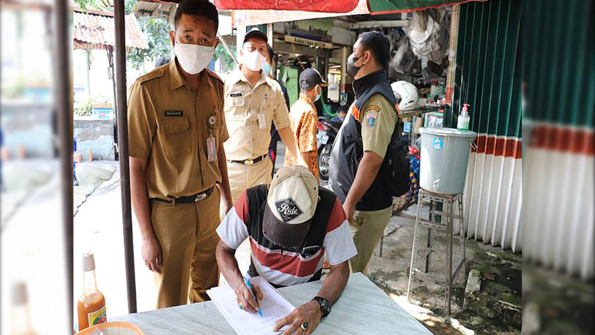 Buang Sampah di Jaksel Denda Rp500 Ribu!