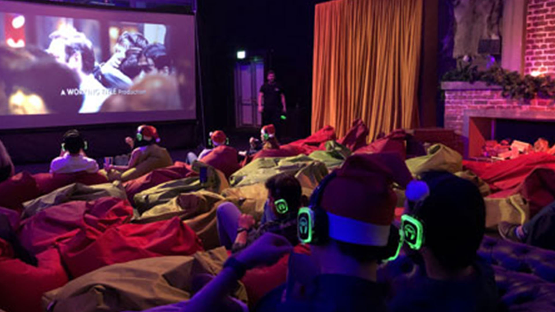 Outdoor Silent Cinema Makin Trend di Kalangan Anak Muda